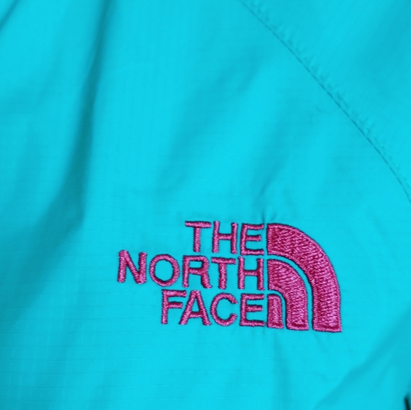 The North Face Women's Rain Jacket. - Picture 2 of 15